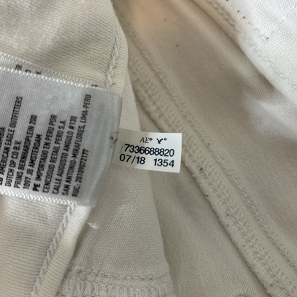 American Eagle NE[X]T Level stretch X white jean size 2 Long. - Picture 5 of 10